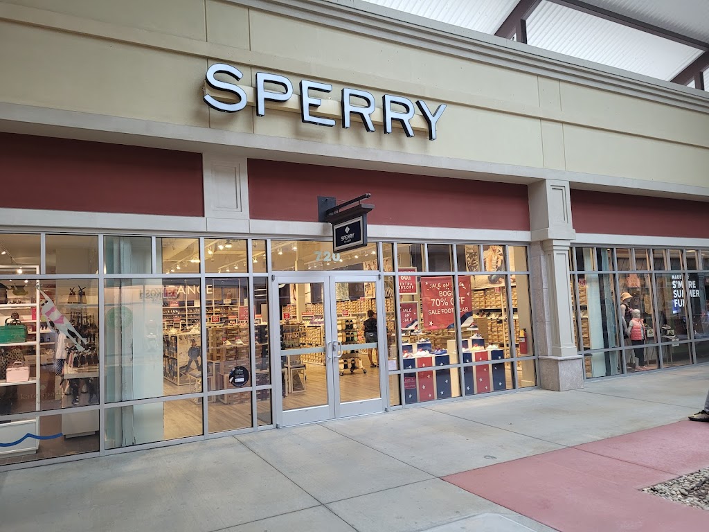 SPERRY OUTLET | 4000 Arrowhead Blvd #720, Mebane, NC 27302, USA | Phone: (984) 203-3101