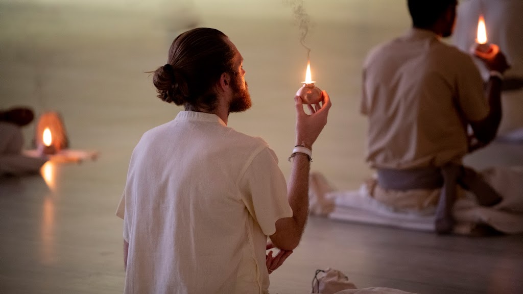 Hatha yoga kula | 4 Lawrence Ct, Hillsborough Township, NJ 08844, USA | Phone: (908) 262-7144