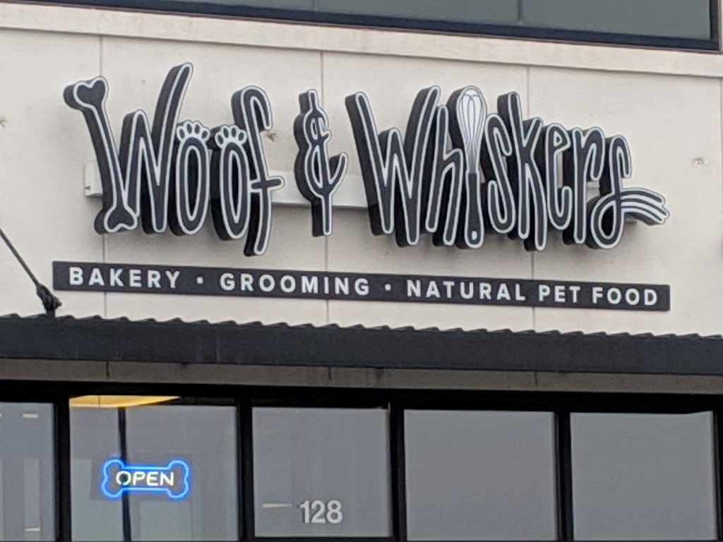 Woof & Whiskers | 3506 N 147th St #128, Omaha, NE 68116, USA | Phone: (531) 222-9100