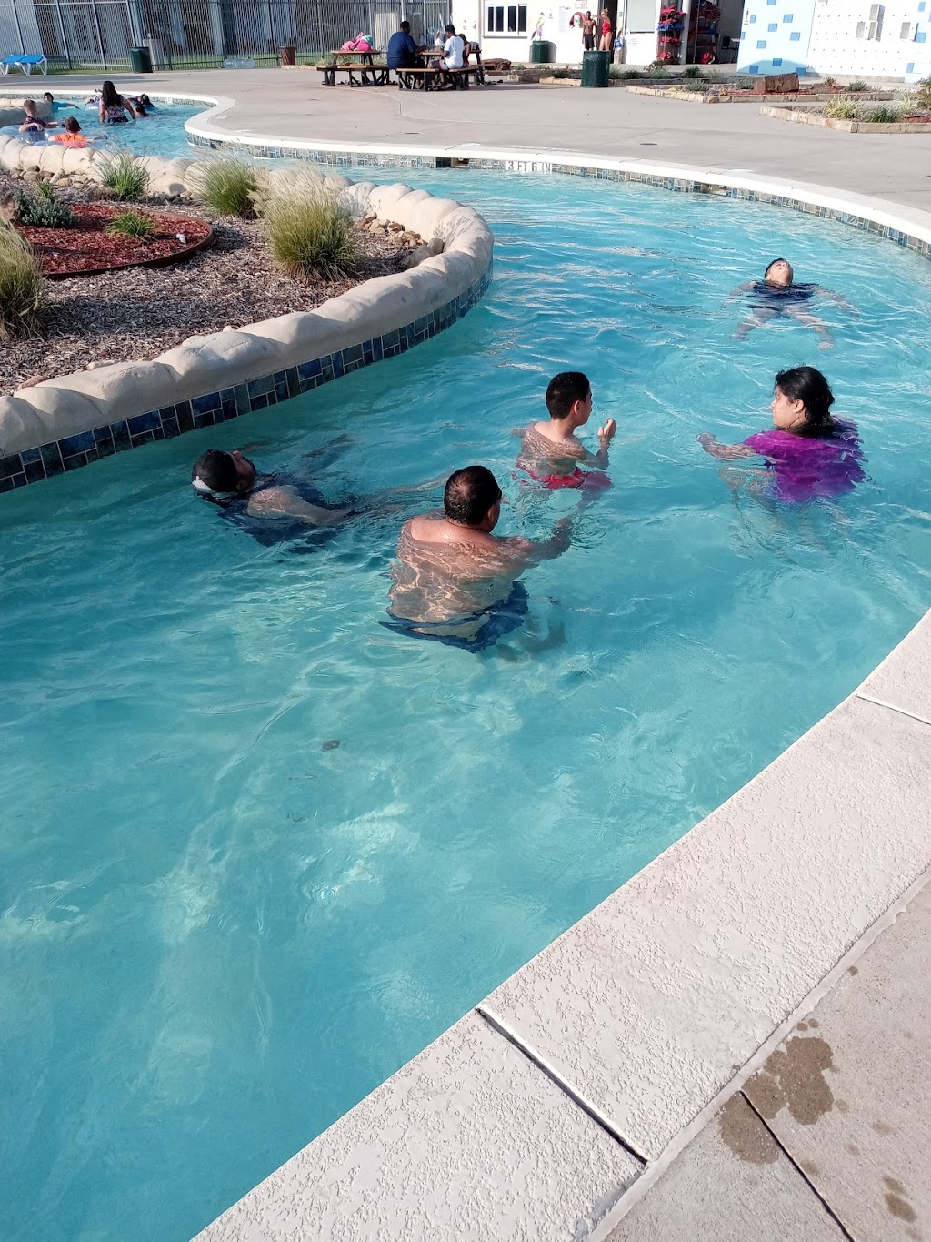 Euless Family Life Aquatic Park | 300 E Midway Dr, Euless, TX 76039, USA | Phone: (817) 399-4715