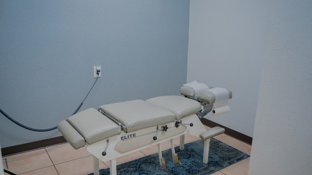 Clinica Real Chiropractic | 2929 N 75th Ave #15, Phoenix, AZ 85033, USA | Phone: (623) 218-9595