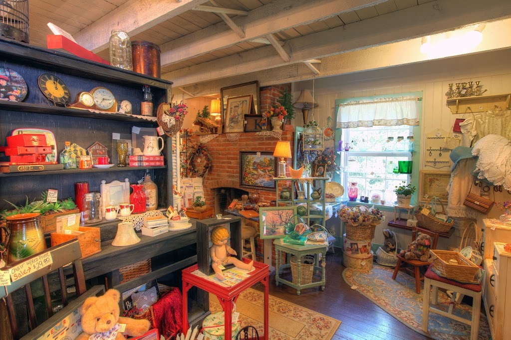 Scattercreek Junction Antiques | 21641 Main St NE, Aurora, OR 97002, USA | Phone: (503) 678-1068