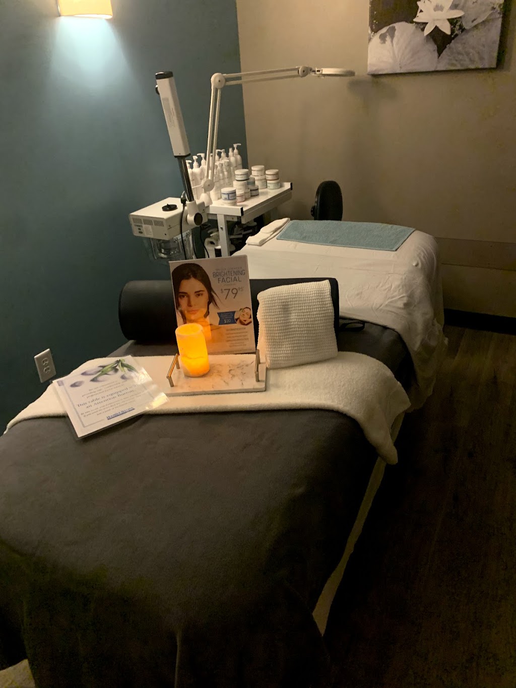 Hand and Stone Massage and Facial Spa | 1909 Landstown Centre Wy Suite 150, Virginia Beach, VA 23456, USA | Phone: (757) 741-7334