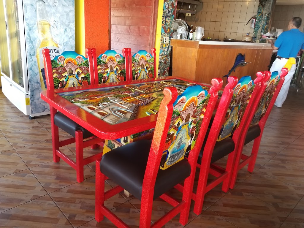 Restaurant-bar Playa Delfin | Calle, P.º del Mar # 13, 22716 Puerto Nuevo, B.C., Mexico | Phone: 661 614 0884