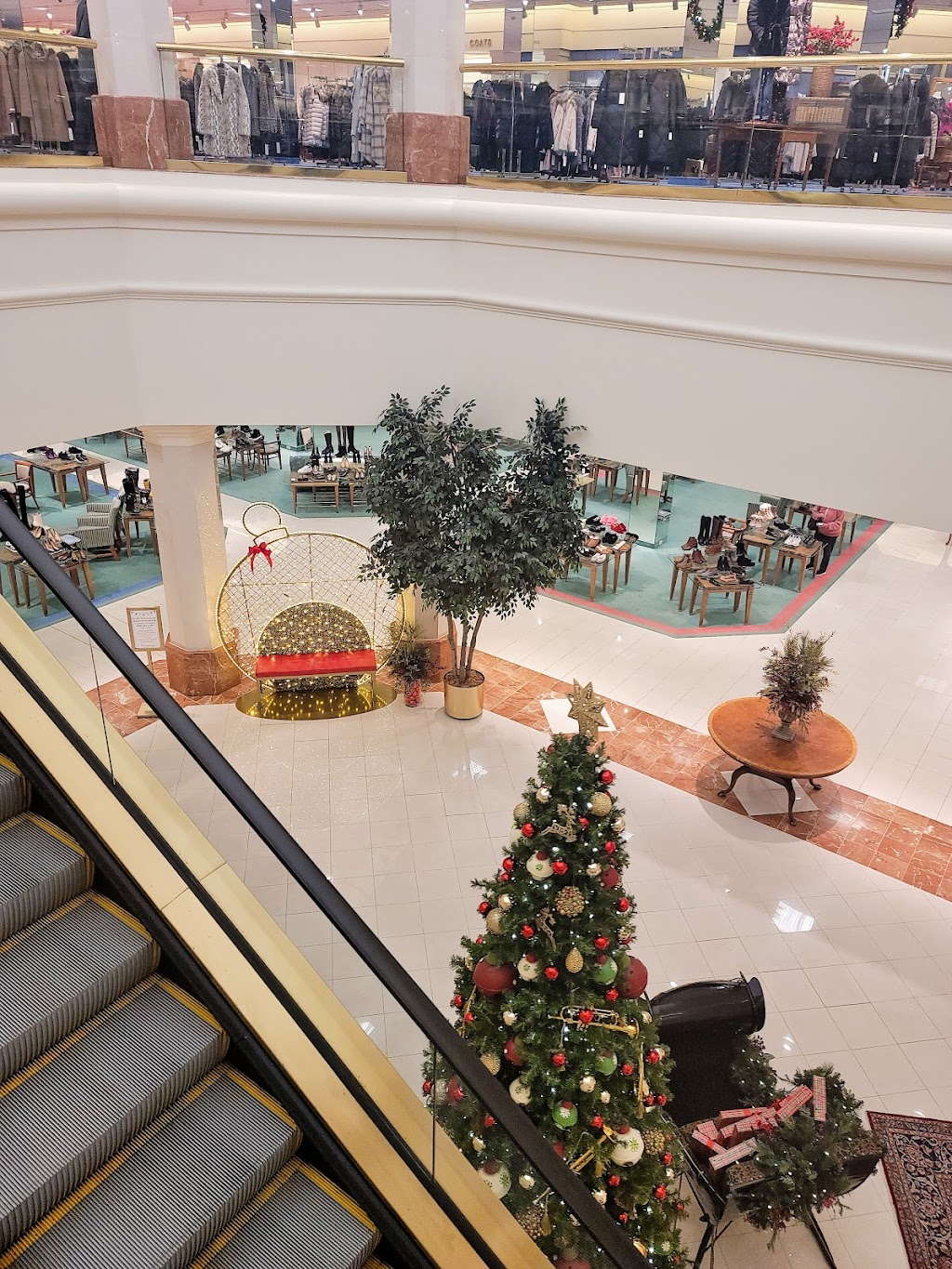 VON MAUR CORBIN PARK - 10 Photos & 34 Reviews - 6701 W 135th St