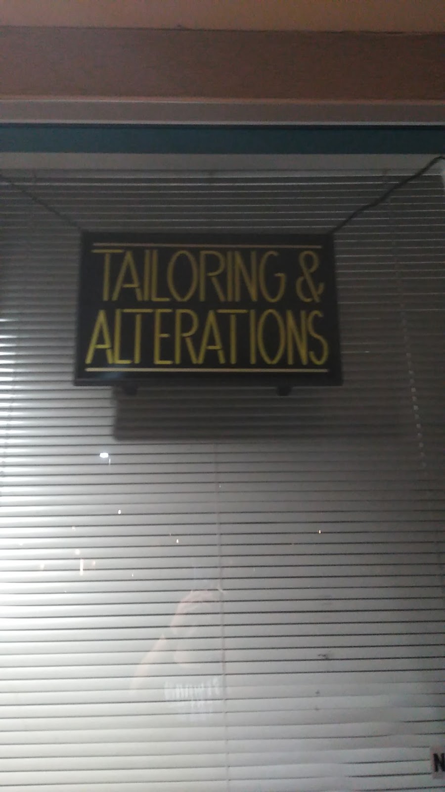 Alterations by Ale Maria | 5820 W Peoria Ave, Glendale, AZ 85302, USA | Phone: (602) 373-4917