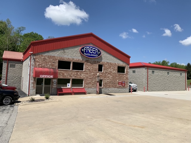 Freer Auto Body | 4512 N Alby St, Godfrey, IL 62035, USA | Phone: (618) 466-6151