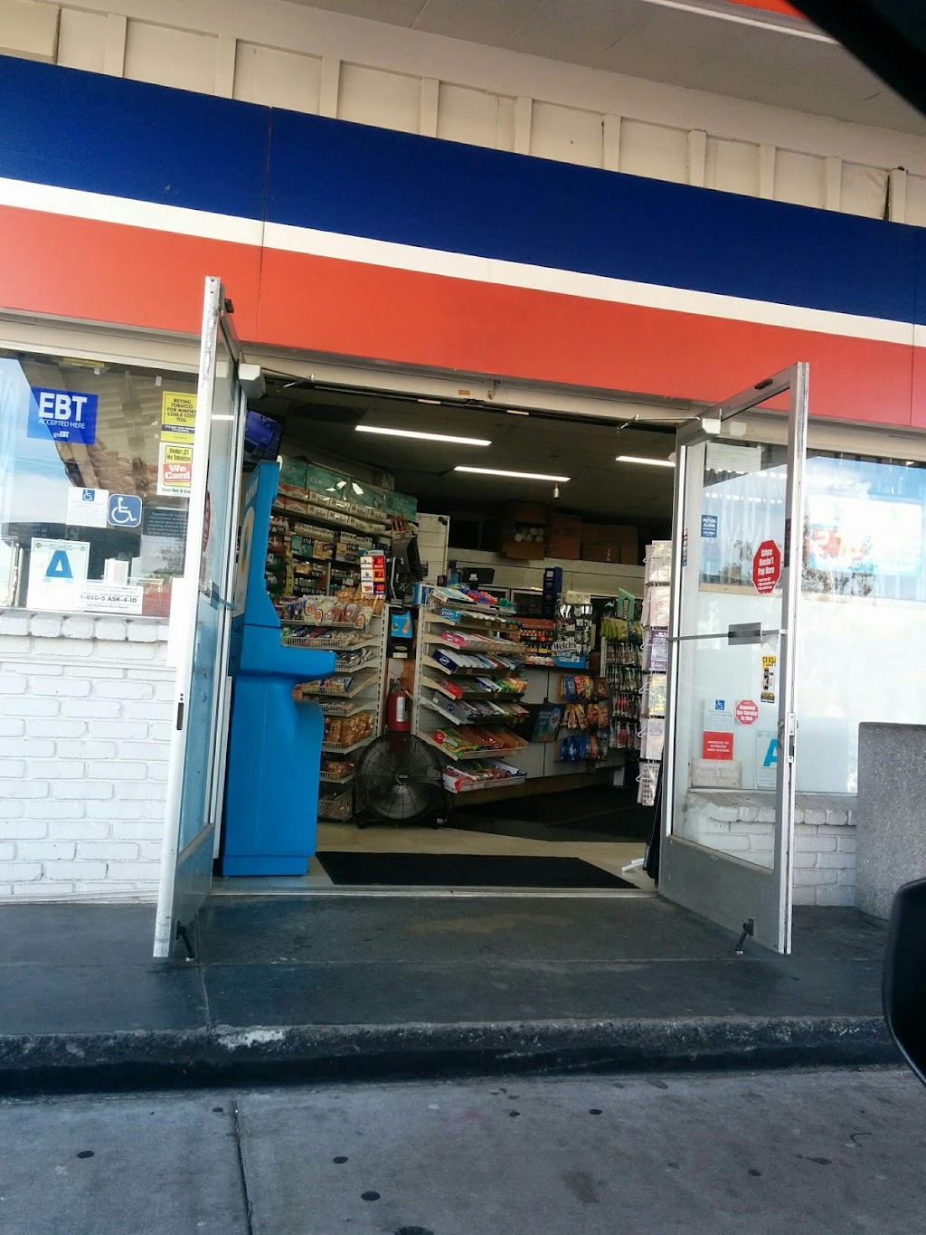 Varso Gas Station | 2306 S Escondido Blvd, Escondido, CA 92025, USA | Phone: (760) 743-1915