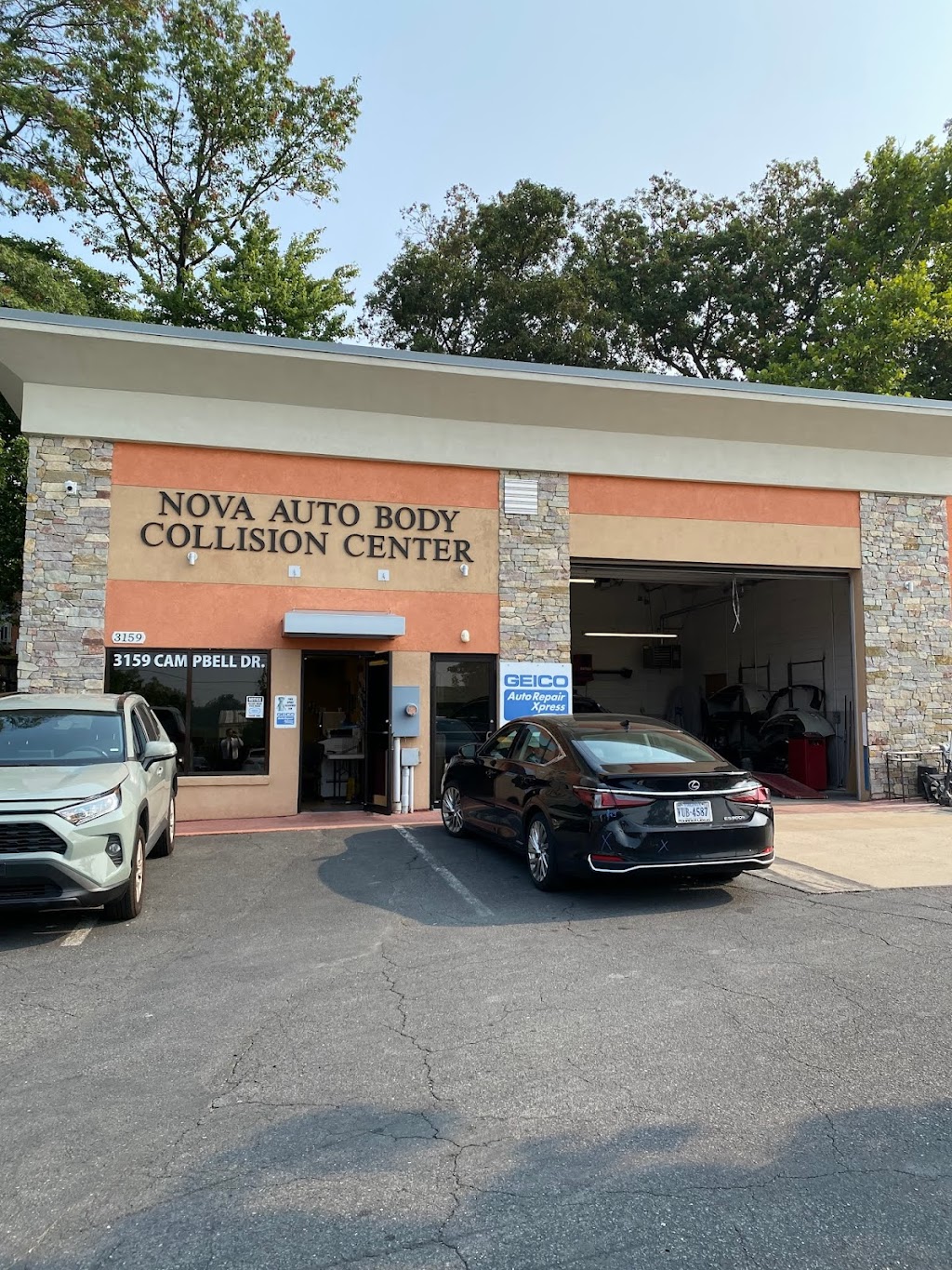 Northern Virginia Auto Body Geico Collision Center | 3160 Roanoke St, Fairfax, VA 22031, USA | Phone: (703) 273-8400