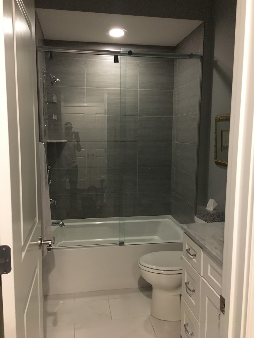 Frameless Shower Enclosures Blue Ash | 4555 Lake Forest Dr Suite 650, Cincinnati, OH 45242 | Phone: (513) 401-5598