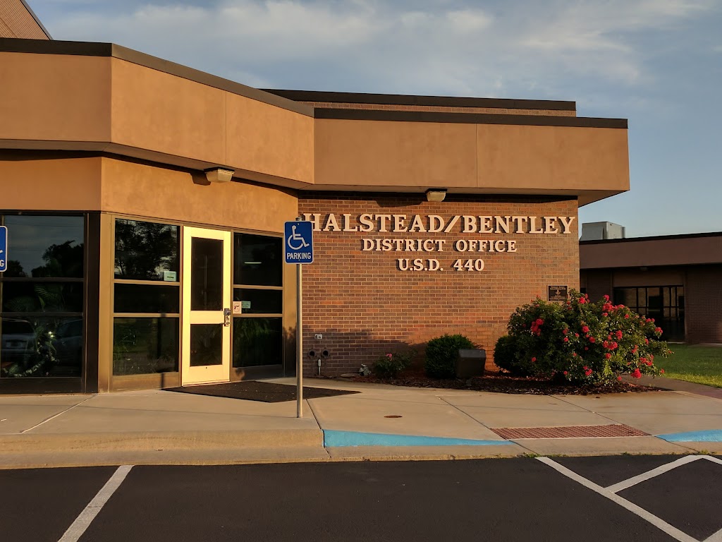 Halstead High School | 521 W 6th St, Halstead, KS 67056, USA | Phone: (316) 835-2641