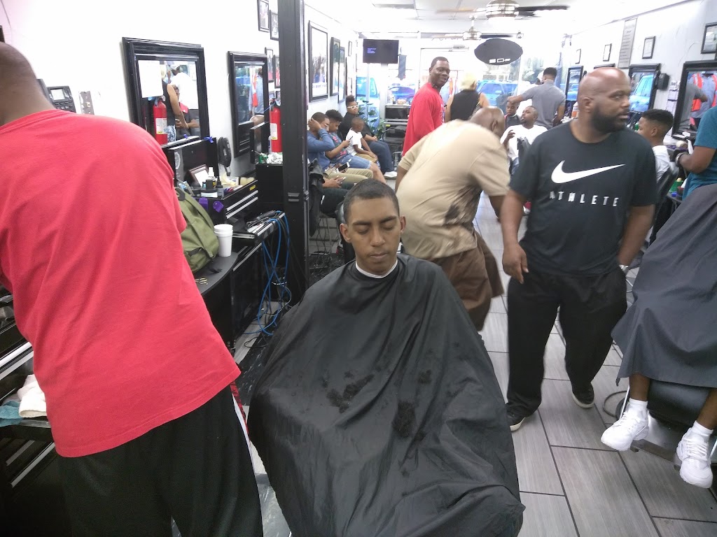 Classic Cuts & Styles | 3250 W Pleasant Run Rd Suite 235, Lancaster, TX 75146, USA | Phone: (972) 217-2020