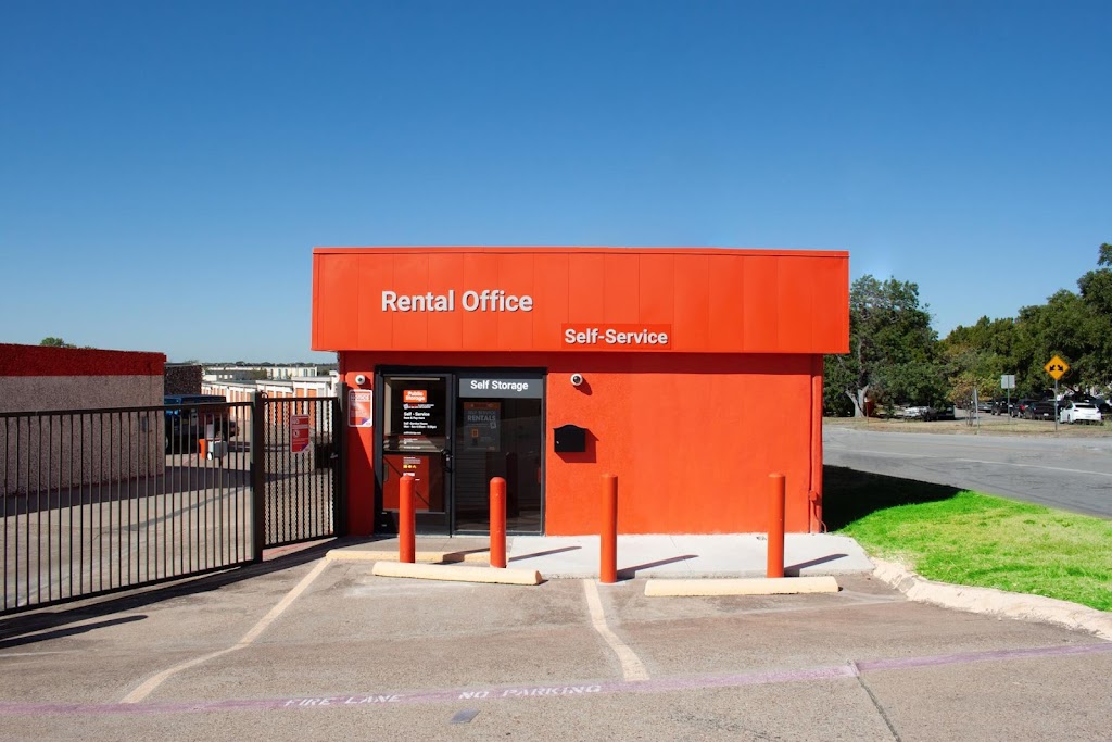 Public Storage | 4750 Hemphill St, Fort Worth, TX 76115, USA | Phone: (817) 989-6534