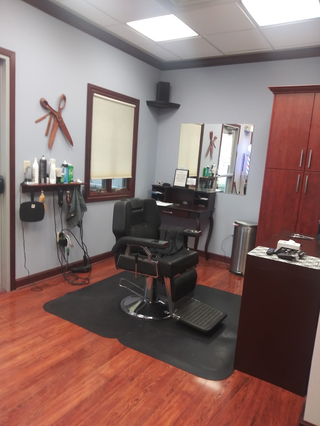 Charles Rosati Haircutting | 52 NJ-33, Trenton, NJ 08619 | Phone: (609) 584-0400