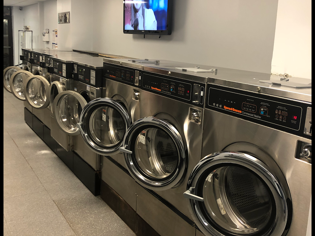 Soap Box Laundromat | 39 Glaciers Edge Square, Cross Plains, WI 53528 | Phone: (608) 798-0271