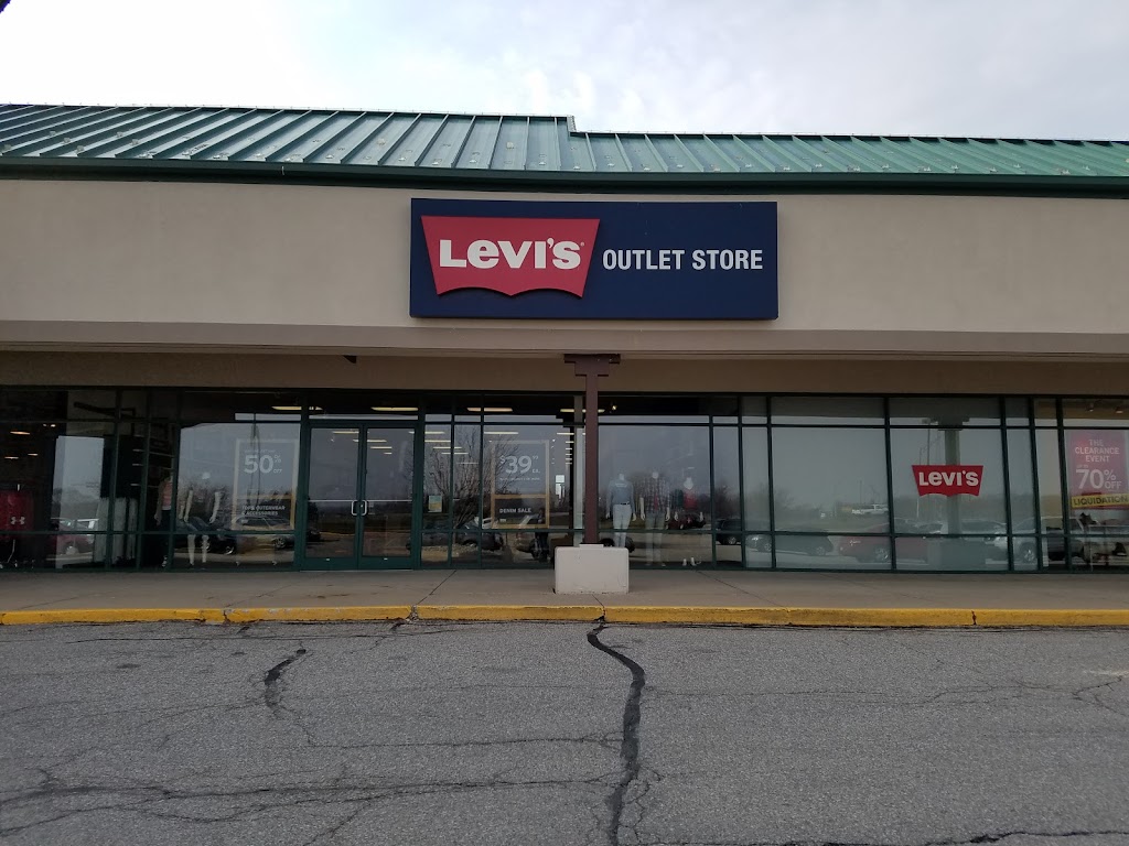 Levi’s Outlet Store | 6245 N Old 27 Space A-120, Fremont, IN 46737, USA | Phone: (260) 833-1417