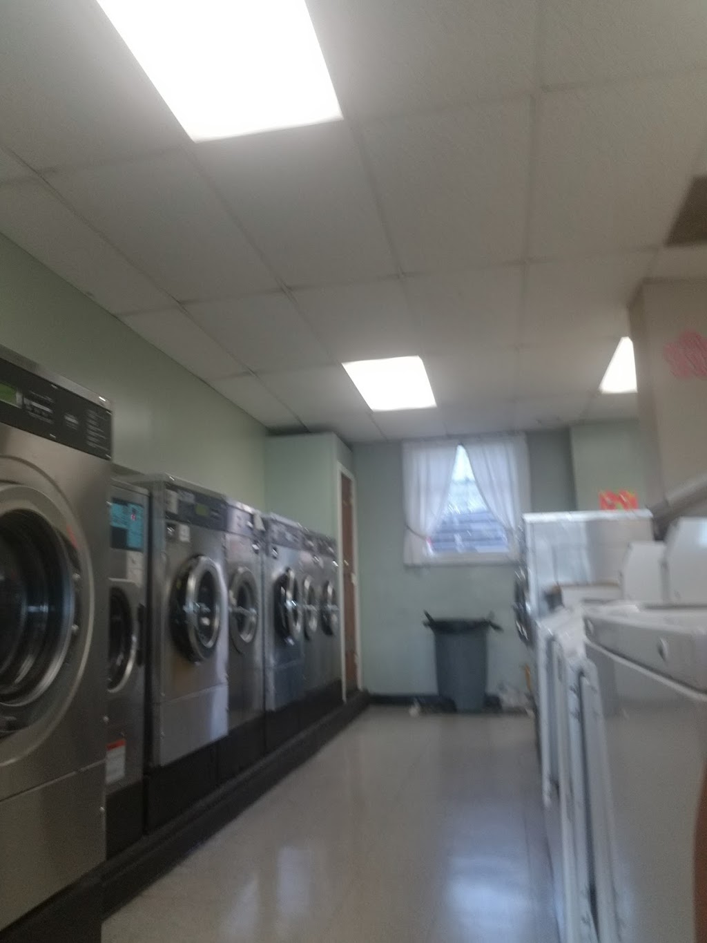 Walpole Launderette | 893 Main St, Walpole, MA 02081, USA | Phone: (508) 668-5300