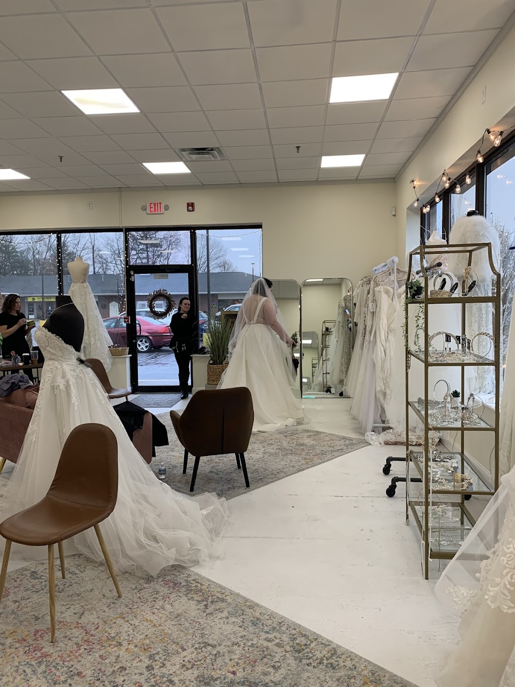 Tulle Bridal Outlet | 379 S Broadway, Salem, NH 03079, USA | Phone: (603) 458-6116