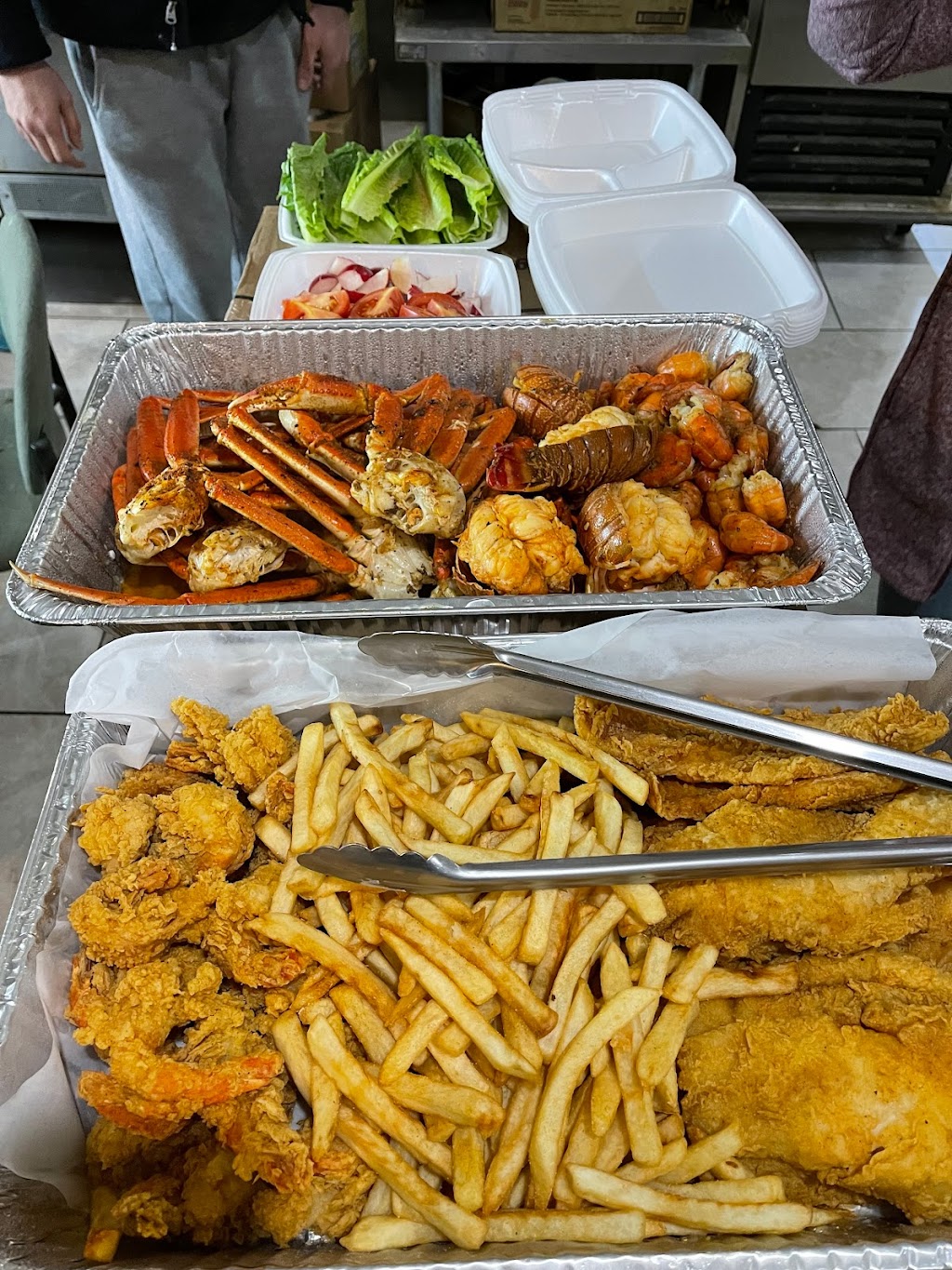Omars Seafood & Grill | 12520 St Clair Ave., Cleveland, OH 44108, USA | Phone: (216) 451-2098