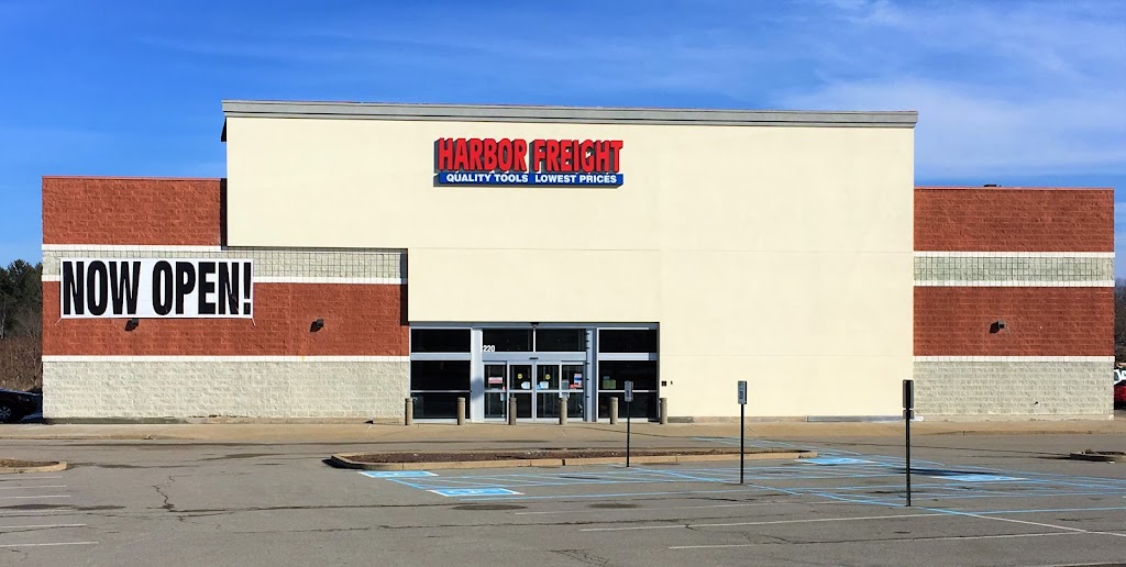 Harbor Freight Tools | 220 Golfview Dr, Monaca, PA 15061, USA | Phone: (724) 417-9898