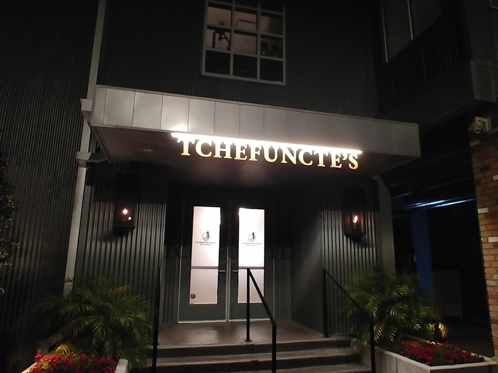 Tchefunctes Restaurant | 407 St Tammany St, Madisonville, LA 70447, USA | Phone: (985) 323-4800