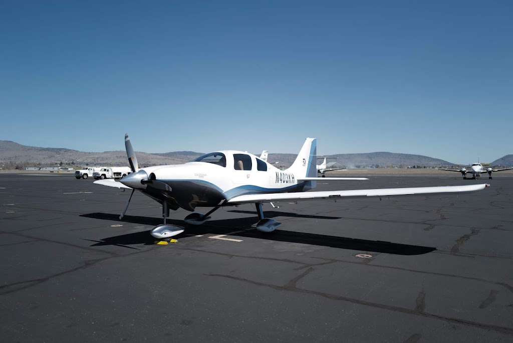 Woodland Aviation | 25170 Aviation Ave, Davis, CA 95616, USA | Phone: (530) 759-6036