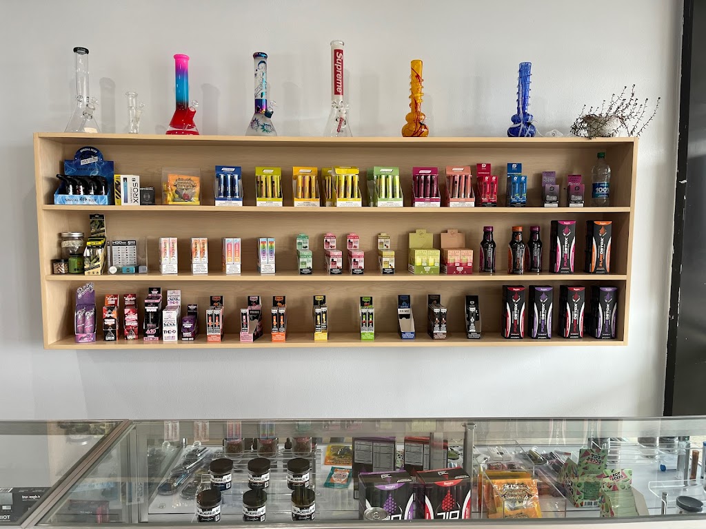 Delta8 & Vape Shop | 1640B E Algonquin Rd, Schaumburg, IL 60173, USA | Phone: (630) 674-7551