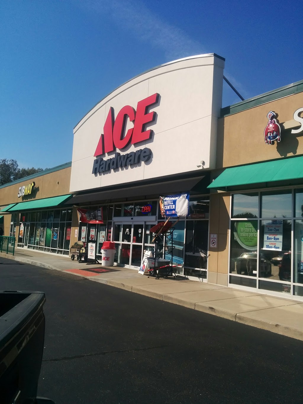 Ace Hardware of Wallhaven | 1592 W Market St, Akron, OH 44313, USA | Phone: (234) 678-0777