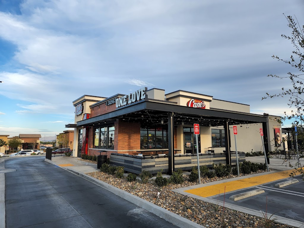 Raising Cane’s Chicken Fingers | 13263 Main St, Hesperia, CA 92345, USA | Phone: (760) 972-3797