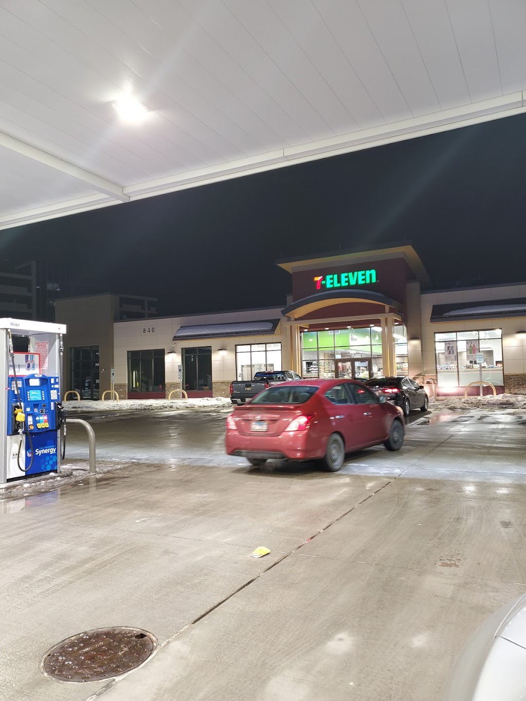 7-Eleven OHare Airport Travel Plaza | OHare International Airport, Des Plaines, IL 60018, USA | Phone: (847) 376-8757