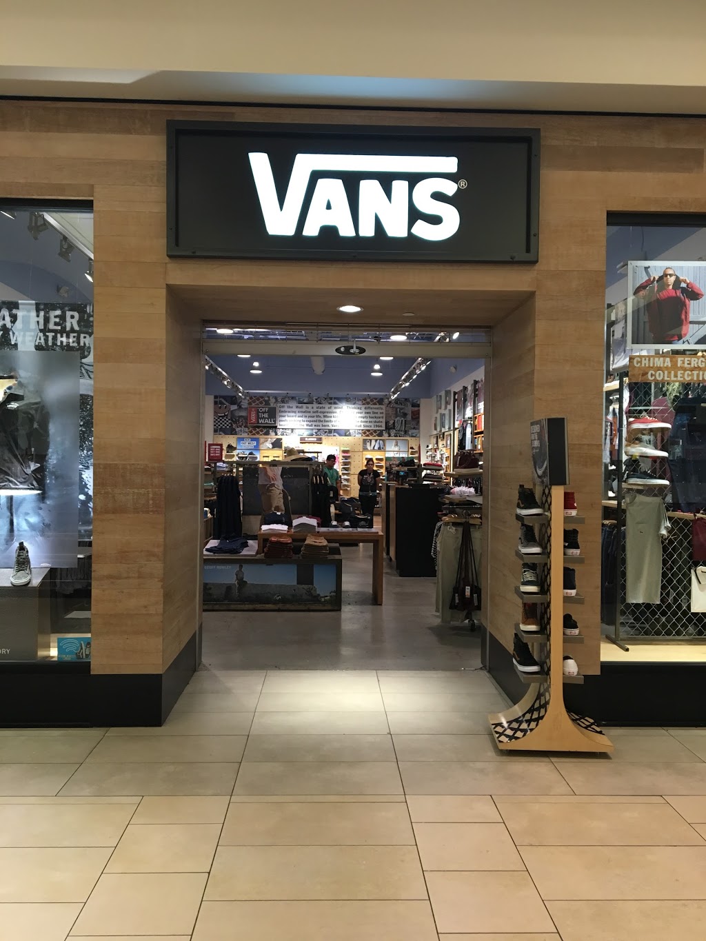 Vans | 5300 San Dario Ave Suite #187, Laredo, TX 78041, USA | Phone: (956) 728-7322