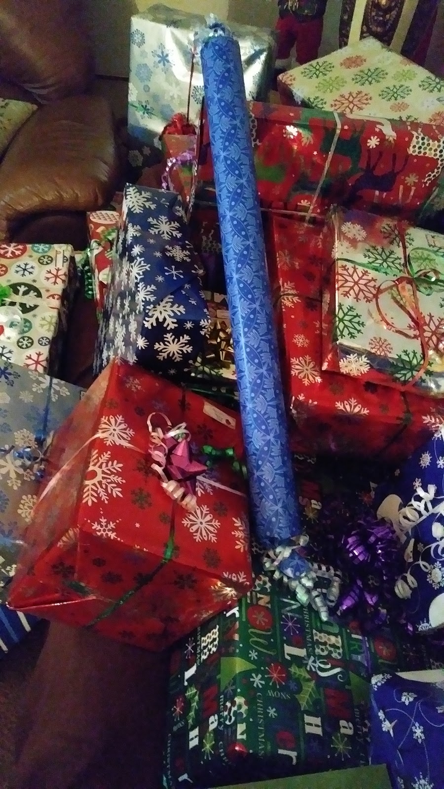 Fantastic Inexpensive Gift Wrapping | 3340 N, 3340 Tonia Ave, Altadena, CA 91001, USA | Phone: (626) 517-7794