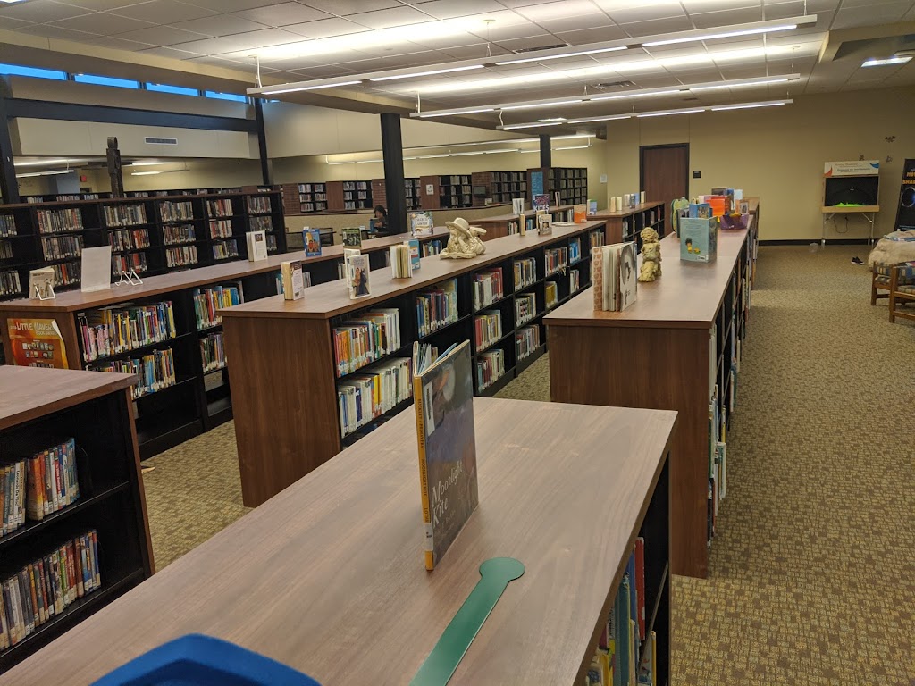 Roanoke Public Library - library  | Photo 5 of 8 | Address: 308 S Walnut St, Roanoke, TX 76262, USA | Phone: (817) 491-2691