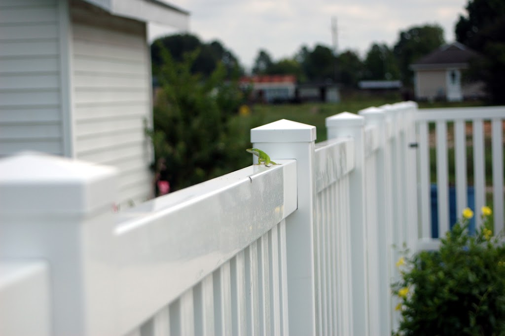 R & S Fence Company | 5942 Skokie Rd, Lake Wales, FL 33898, USA | Phone: (863) 439-4979