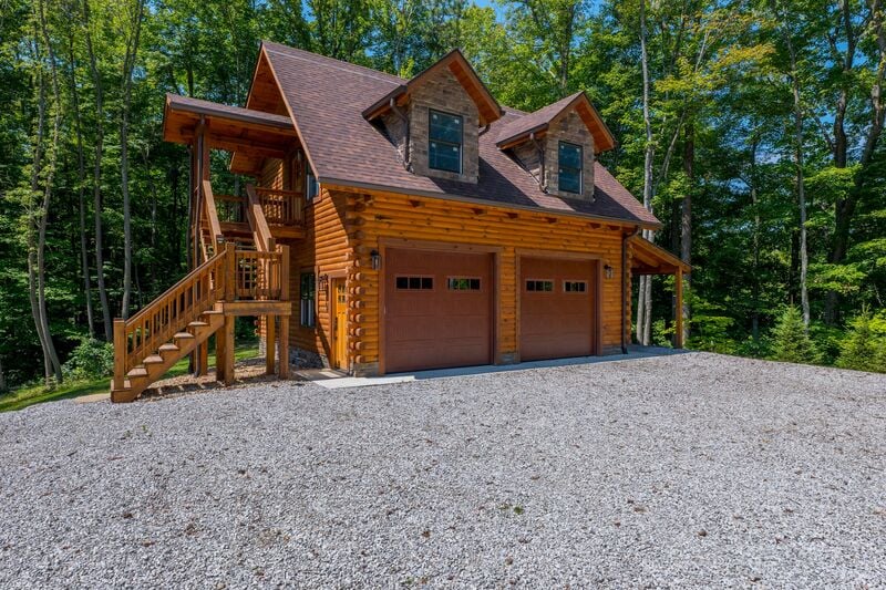 Buffalo Cabins and Lodges | 27740 Risch Rd, Rockbridge, OH 43149, USA | Phone: (855) 442-2246
