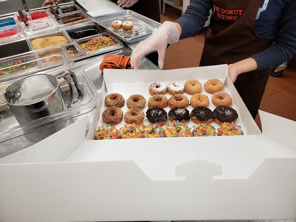 Mini Donut Factory | 1067 E Lake Cook Rd, Wheeling, IL 60090, USA | Phone: (224) 676-0593