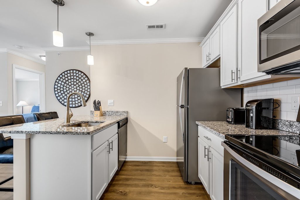 Singh Suites | 793 Crispin, Rochester Hills, MI 48307, USA | Phone: (248) 865-1616