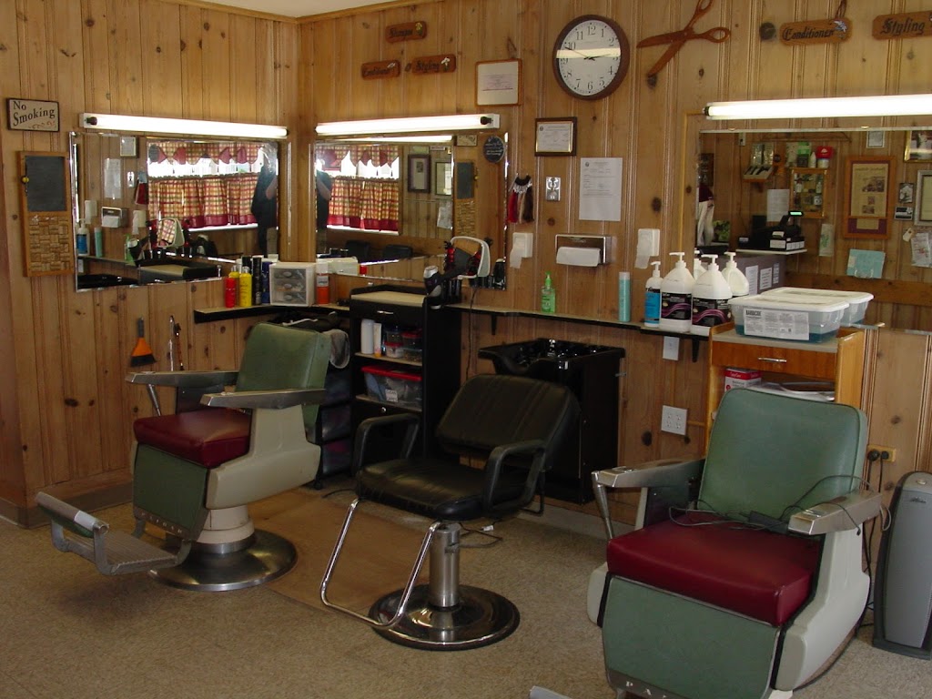 Courtneys Family Cuts | 116 S Findlay Pike, Portage, OH 43451, USA | Phone: (419) 686-0097