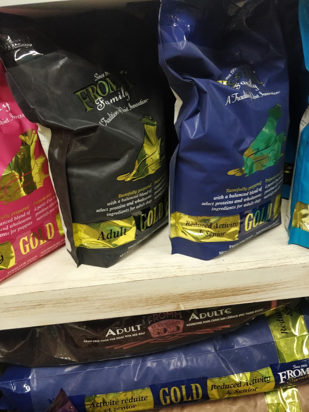 The Village Mutt | 665 E Foothill Blvd, Claremont, CA 91711, USA | Phone: (909) 624-3020