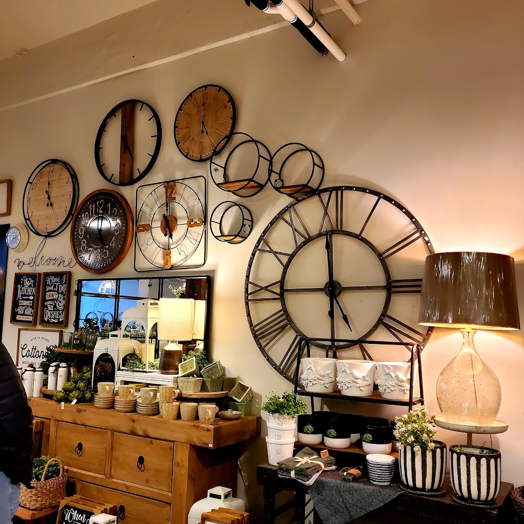 Tattered Tulip | 908 Niagara Falls Blvd, North Tonawanda, NY 14120, USA | Phone: (716) 438-5257