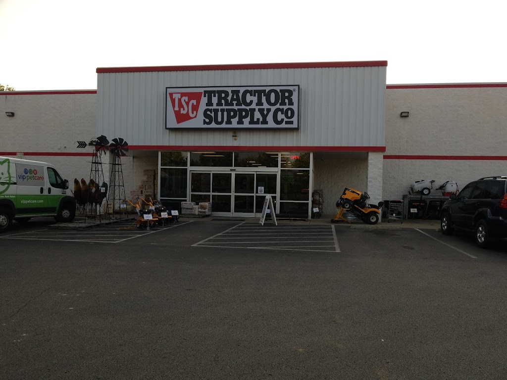 Tractor Supply Co. | 4709 Traders Way, Thompsons Station, TN 37179, USA | Phone: (615) 790-9709