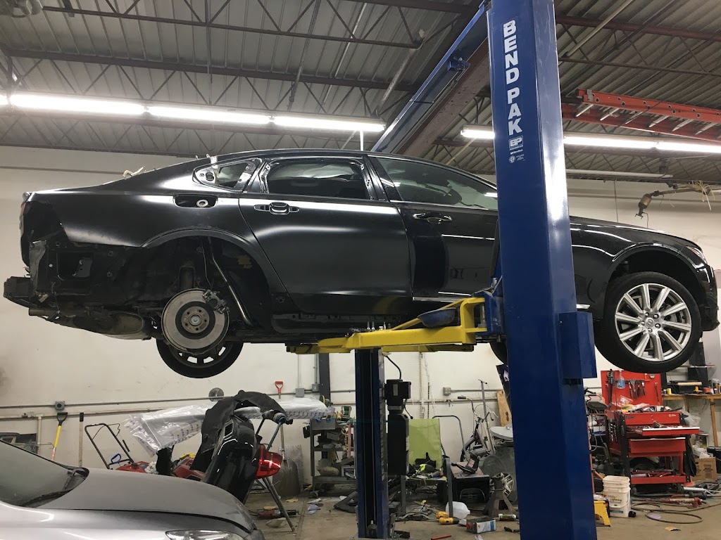 Auto Collision Repair and Refinishing LLC. | 6857 Oxford St, St Louis Park, MN 55426, USA | Phone: (952) 237-9615