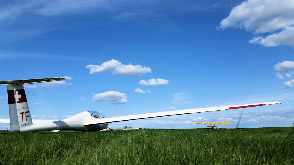 Red Wing Soaring Assocation | Hangar H-1, 617 68th Avenue, Osceola, WI 54020, USA | Phone: (651) 653-1631