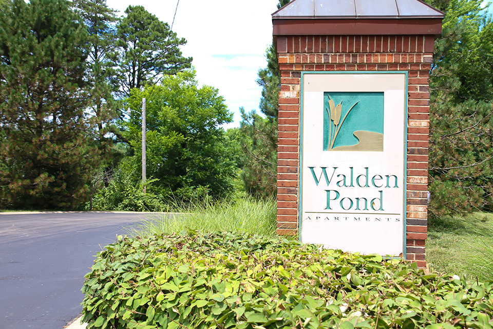 Walden Pond Apartments | 1911 Walden Ln, High Ridge, MO 63049, USA | Phone: (636) 677-8050
