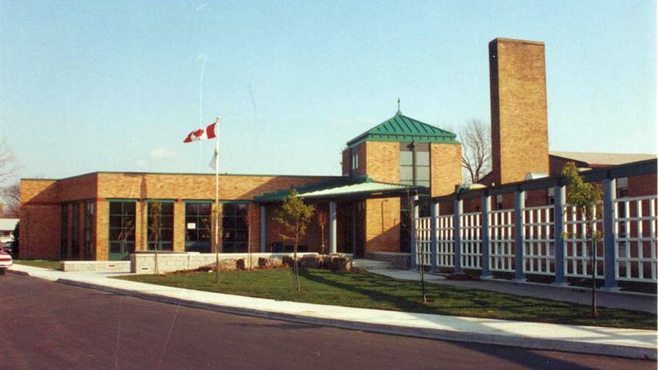 Holy Cross Catholic Secondary School | 460 Linwell Rd, St. Catharines, ON L2M 2P9, Canada | Phone: (905) 937-6446