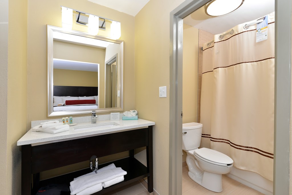 Quality Suites Nashville Airport | 2615 Elm Hill Pike, Nashville, TN 37214, USA | Phone: (615) 883-0114