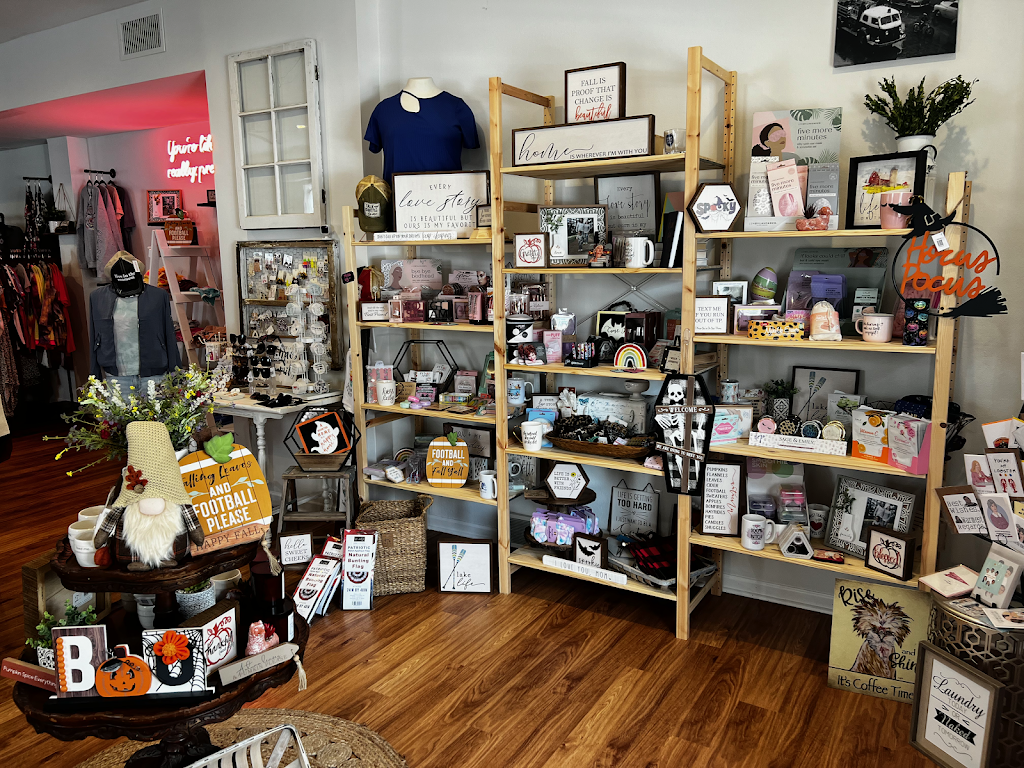 The Shabby Pig Boutique | 69267 Main St, Richmond, MI 48062, USA | Phone: (586) 430-1557