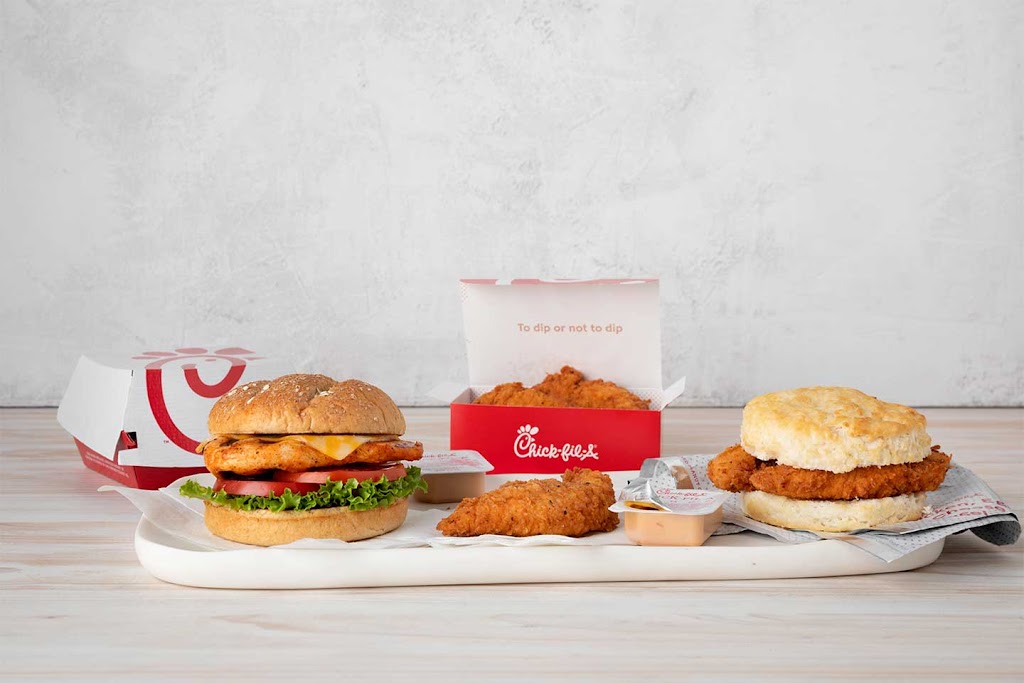 Chick-fil-A | 387 E Farm to Market Rd 1382, Cedar Hill, TX 75104, USA | Phone: (972) 293-0022