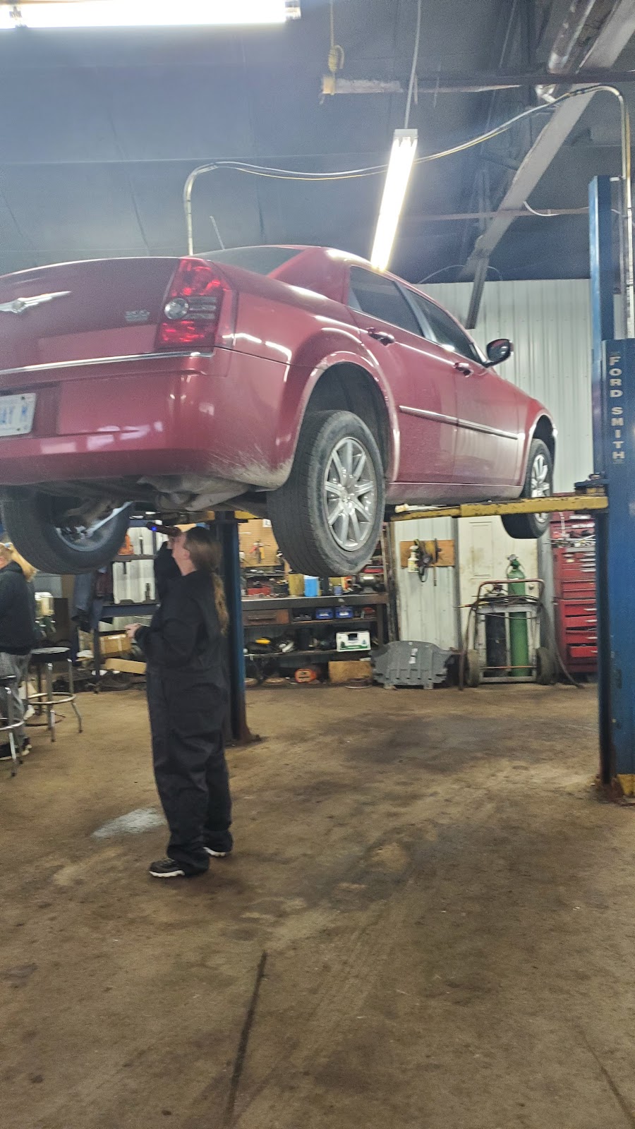 lou jones auto service | 1066 Broad St E, Dunnville, ON N1A 2Z2, Canada | Phone: (905) 774-3710