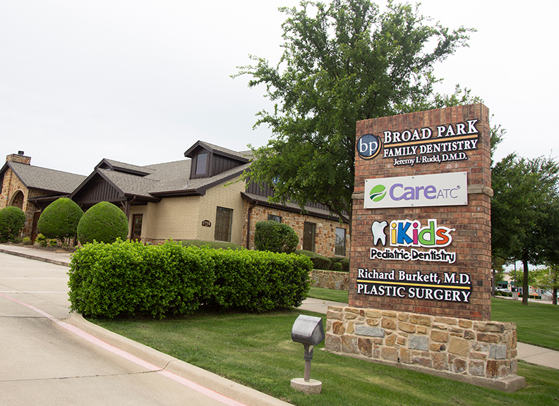 Broad Park Family Dentistry | 1750 E Broad St, Mansfield, TX 76063, USA | Phone: (817) 473-6857